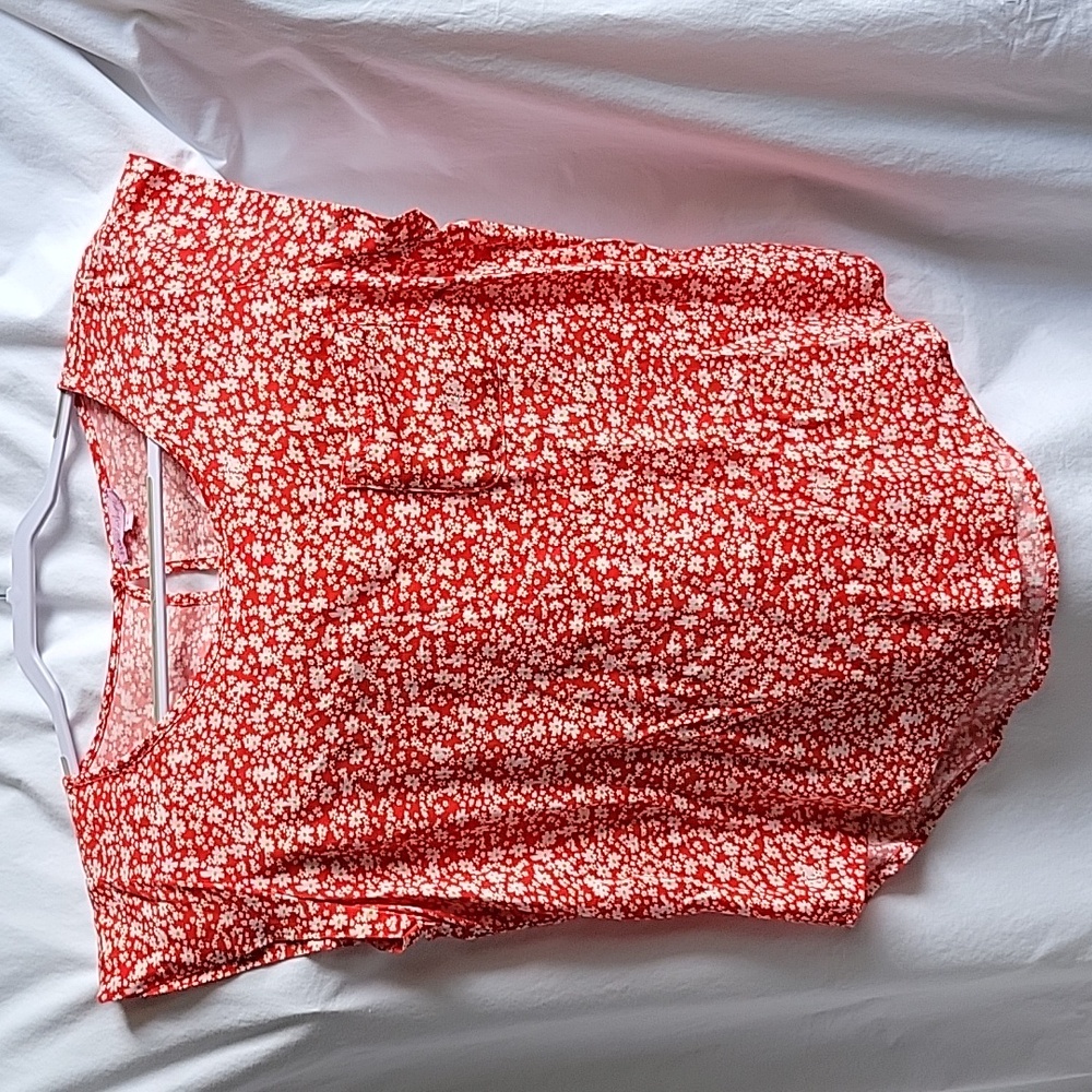 Rose&Rhyme Small Red with White Daisies All Over Hi/Lo Hem